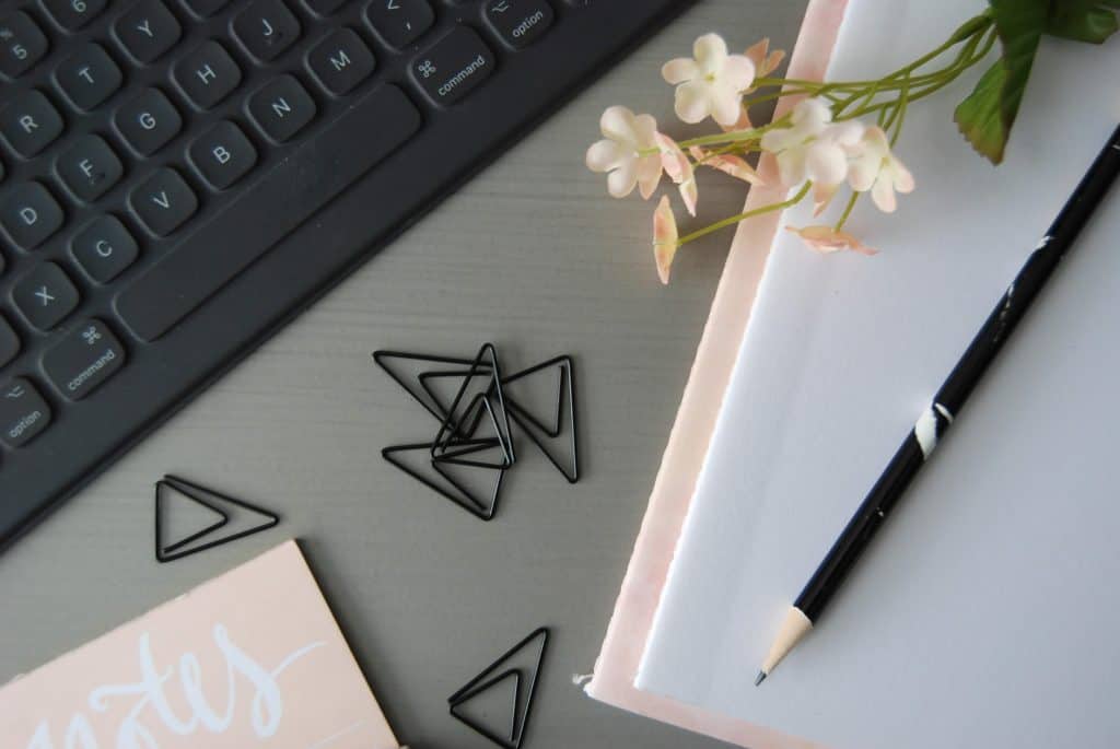 Why I TANKED My Pinterest Account | A few months ago, I decided to purposefully tank my Pinterest account by removing 8 boards and almost 2,000 pins. In this post, I'm sharing why I did it, what I removed from my account and the effect of this process! It might be time to turn your Pinterest account from content hoarder to content creator. Find out more!